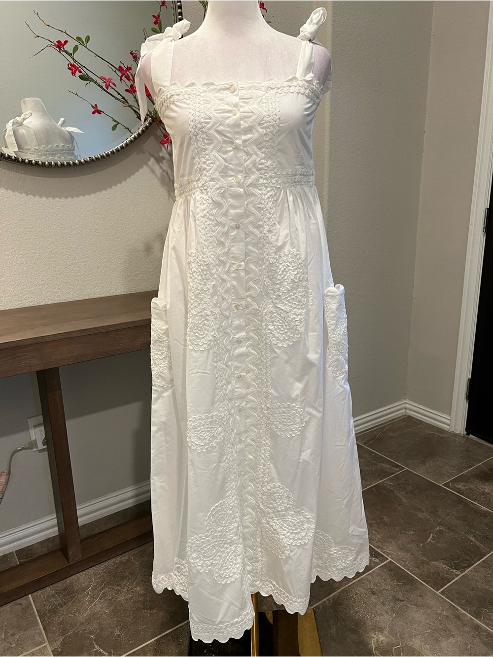Juliet Dunn white 100% cotton poplin embroidered tie shoulder dress size 1